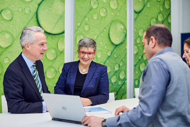 Endress+Hauser people in a meeting situation