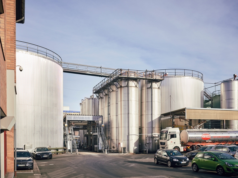 Storage tanks for all kinds of raw materials and edible oil